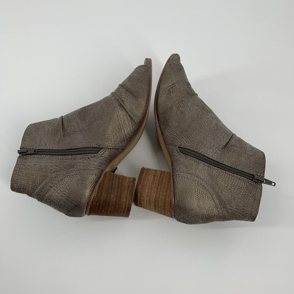 Very G Wonderlust Peep Toe Booties 9 Womens Grey Metallic Stacked Ankle Boots - Picture 4 of 10